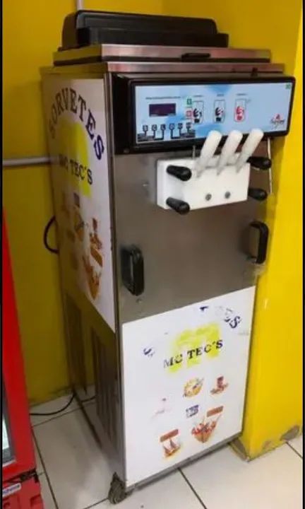 Vende-se Maquinha De Sorvete Italiano Ate 3 Sabores  - Foto 2