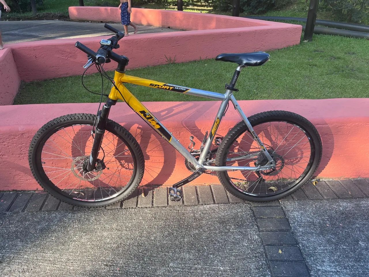 Mountain Bike KTM 27v, freio hidráulico troco menor valor