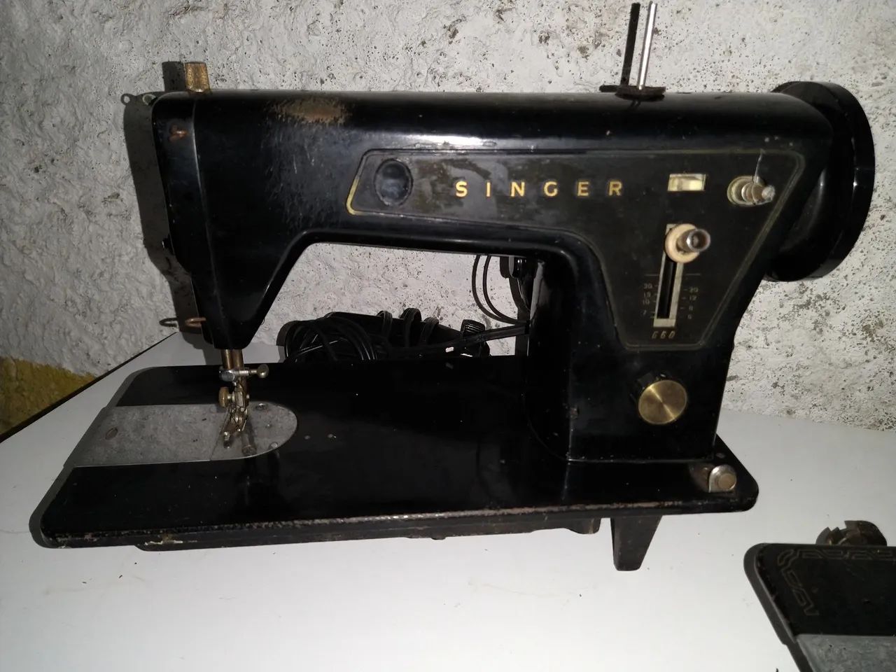Lote 2 máquina de costura Singer  - Foto 4