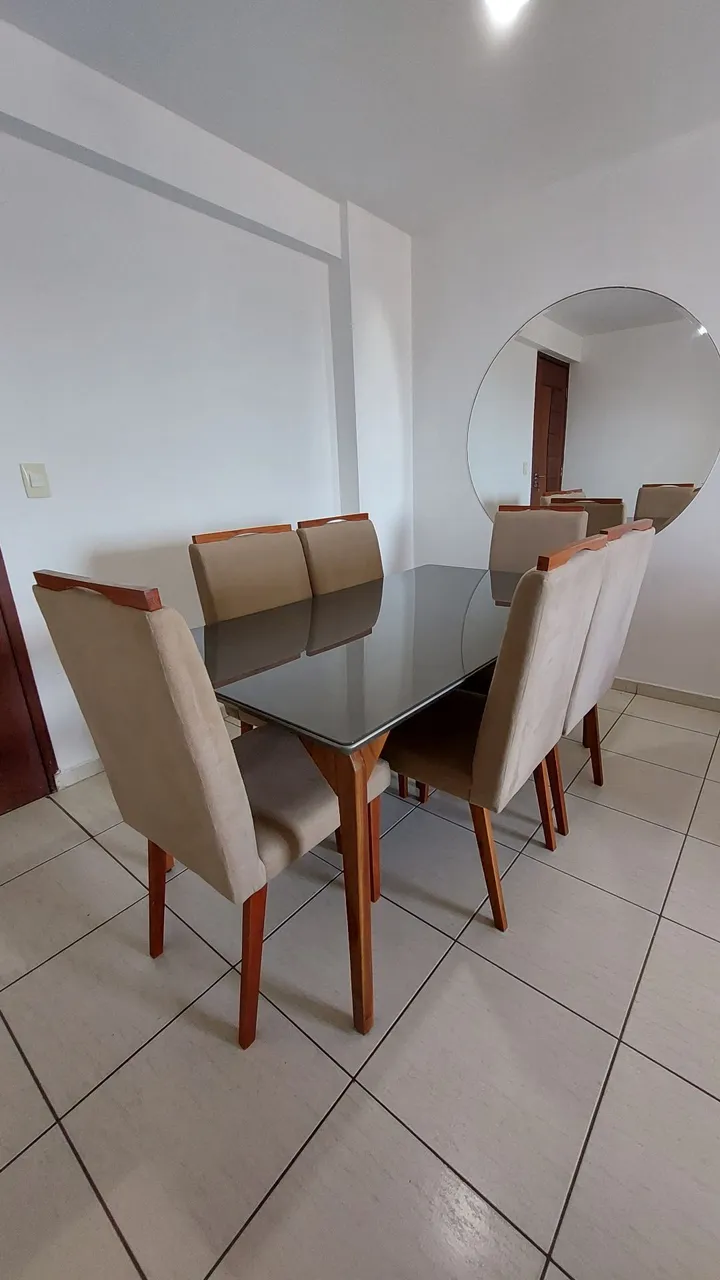 MESA COM 6 CADEIRAS