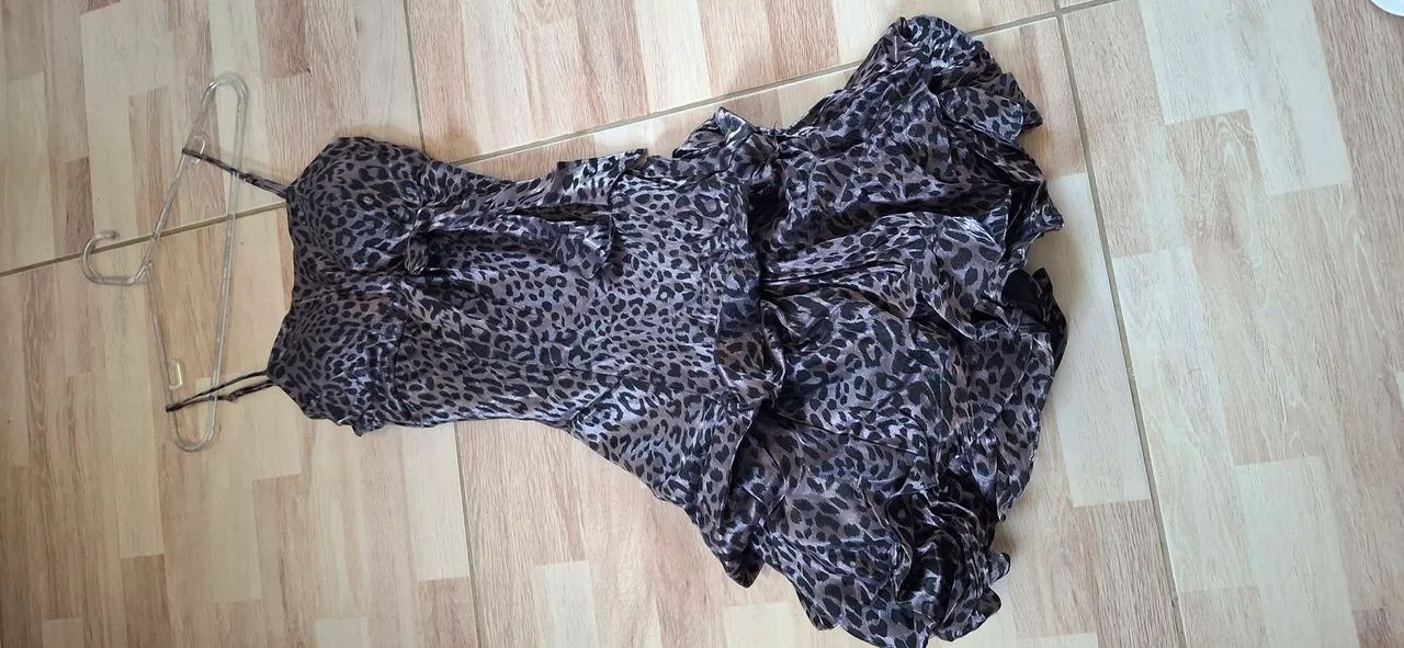 Vestido curto de alça