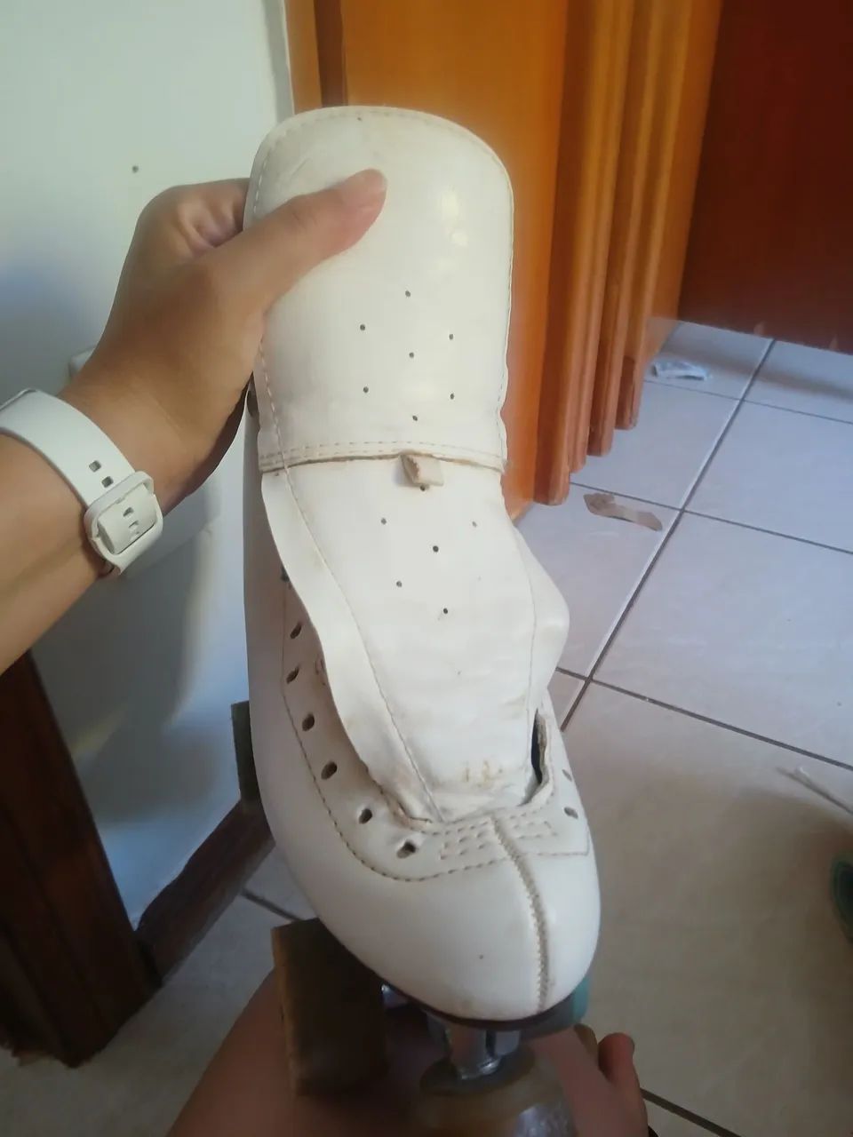 Patins Rye quatro rodas com marcas de uso - Foto 4