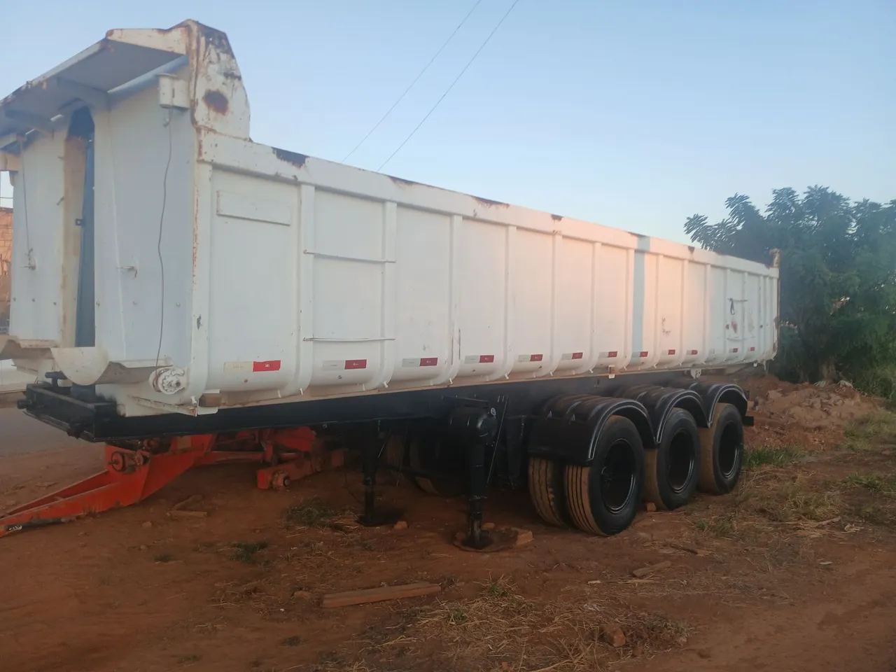 Carreta Basculante para Transporte de Cargas