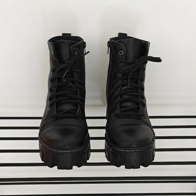 coturno bota tratorada de couro legítimo