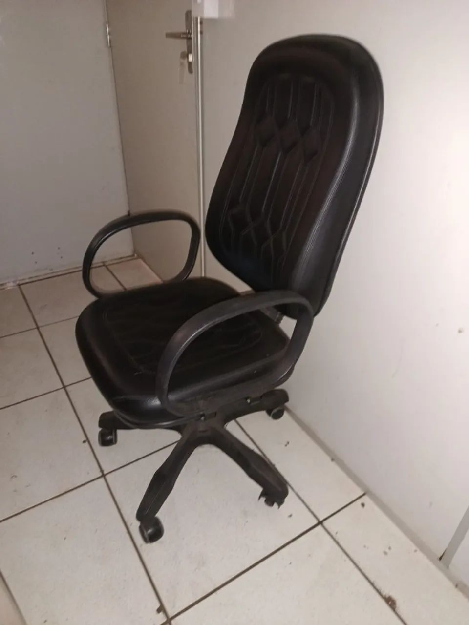 Executive Chair with Casters – No Delivery.