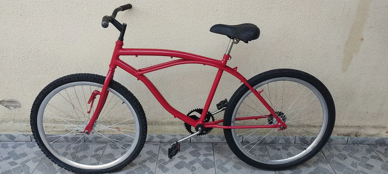 Bicicleta Vermelha para Passeio e Lazer