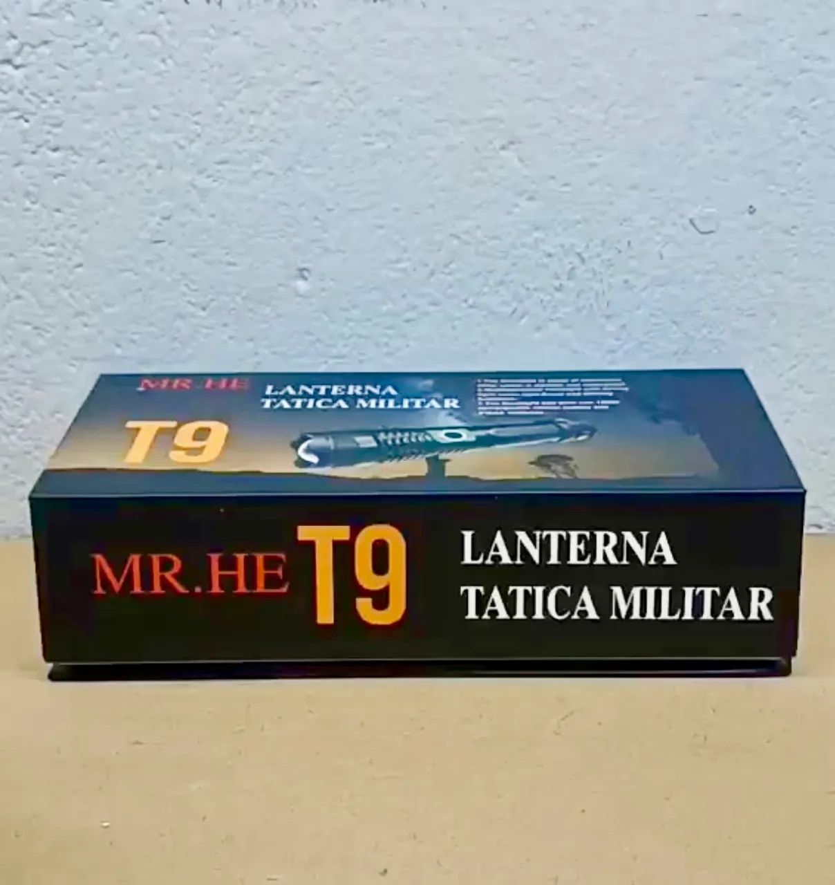 Lanterna Tática Militar MR x900