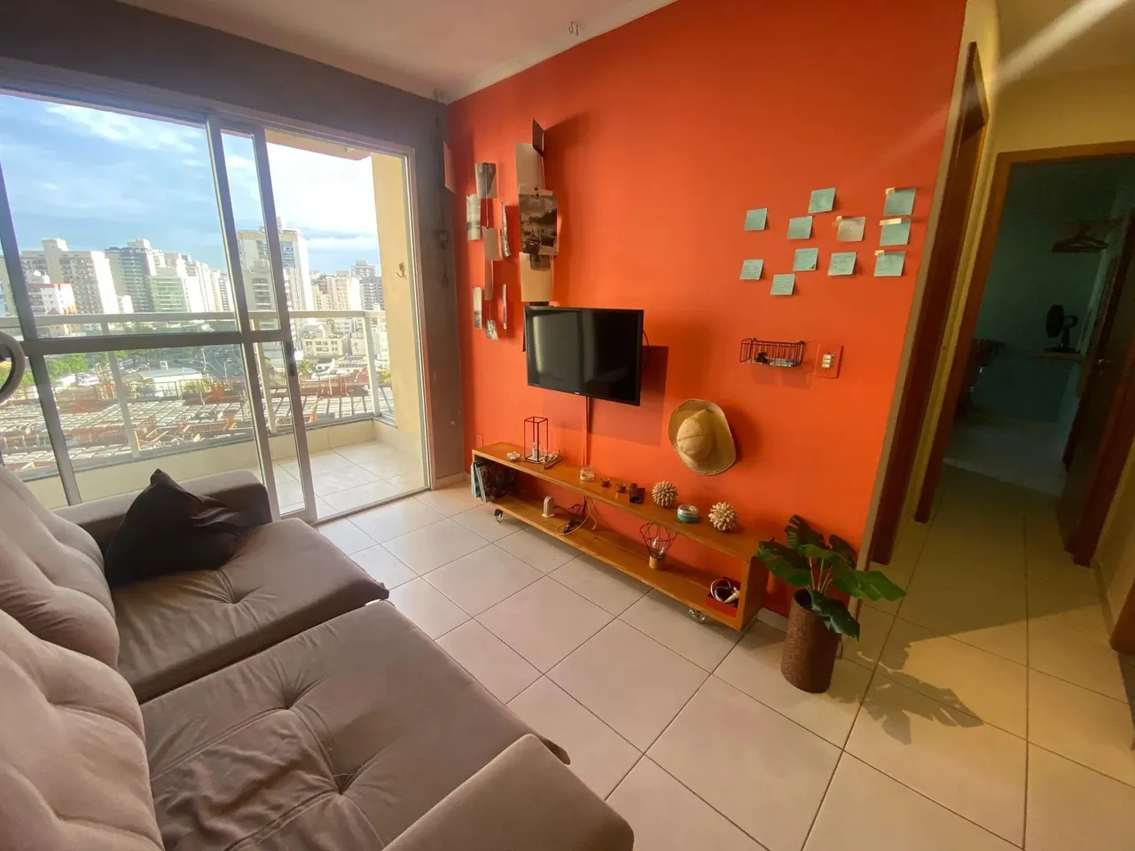 Alugo apartamento mobiliado em Itapuã, condomínio fechado