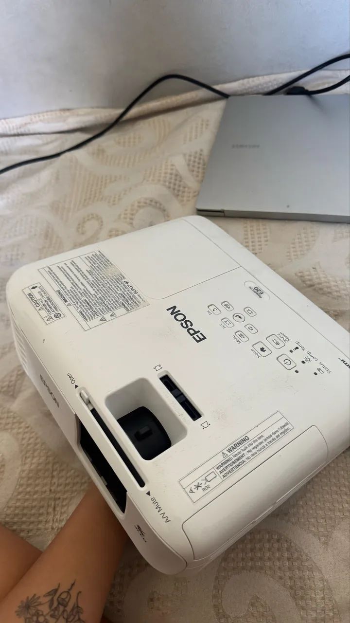 Epson power lite e20