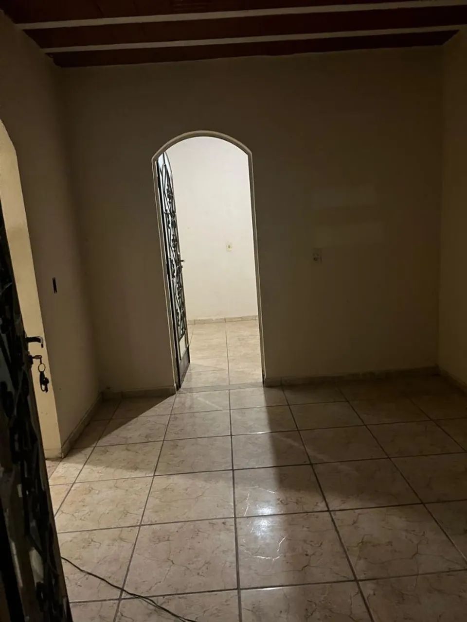 Aluga-se  casa  com ou sem mobilia 