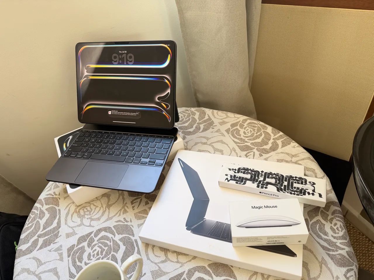 iPad Pro 13" (M4) 256GB Cellular (5G) + Magic Keyboard + Pencil Pro + Mouse - Garantia  - Foto 2