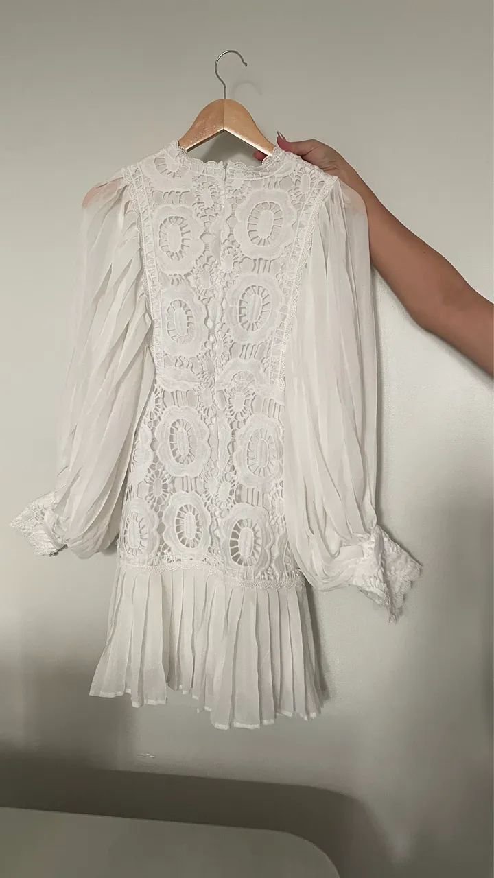 Vestido Branco Rendado Elegante Manga Longa - Foto 3