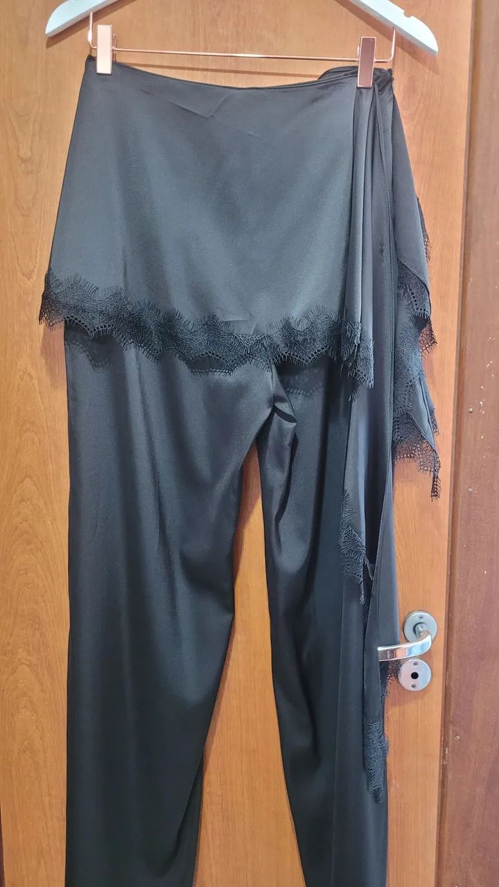 Calça preta de cetim nova - Foto 2