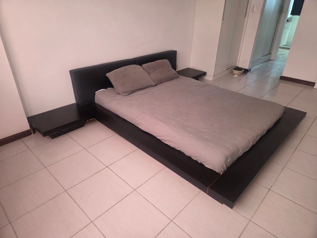 ? Cama Queen com Criados-Mudos ? R$ 500<br> - Foto 3