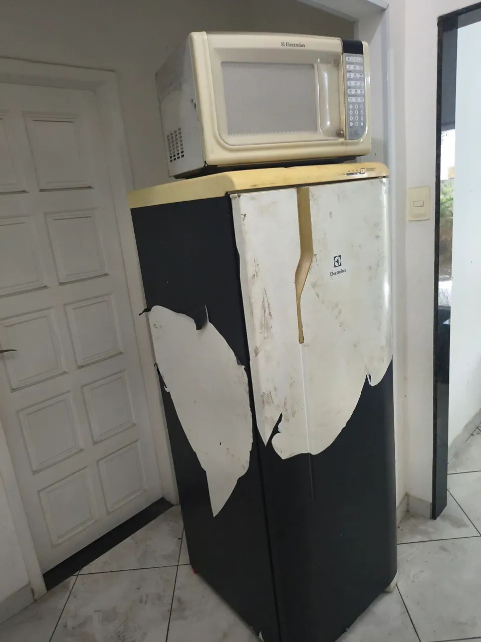 Televisão, Geladeira, Microondas 