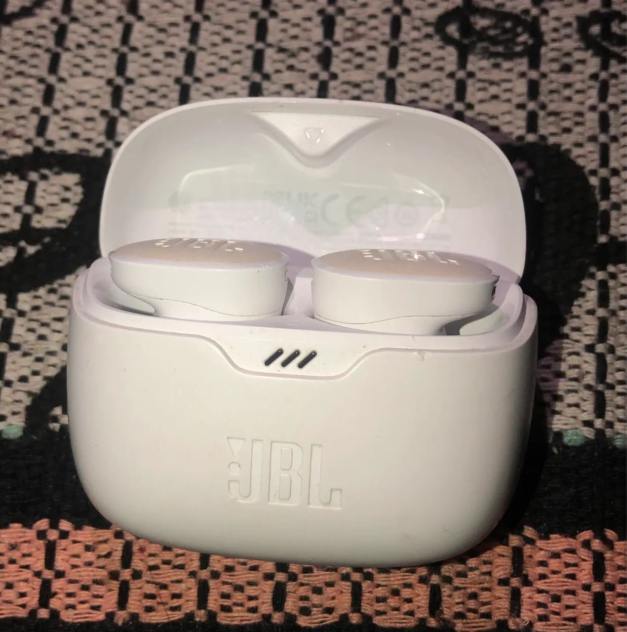 Fone De Ouvido Bluetooth Jbl Tune Buds Branco original  - Foto 3