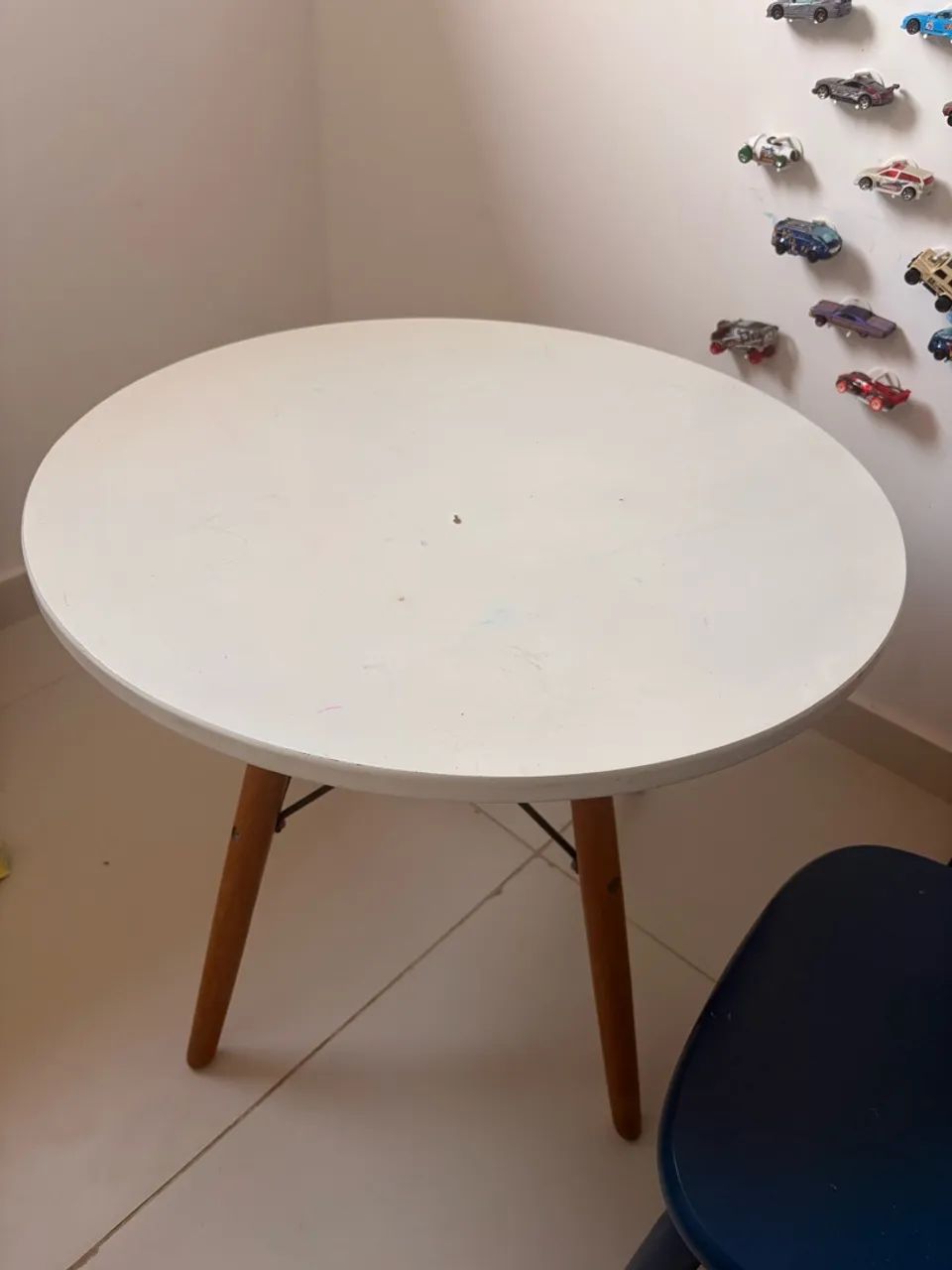 Mesa e cadeira infantil de madeira  - Foto 2