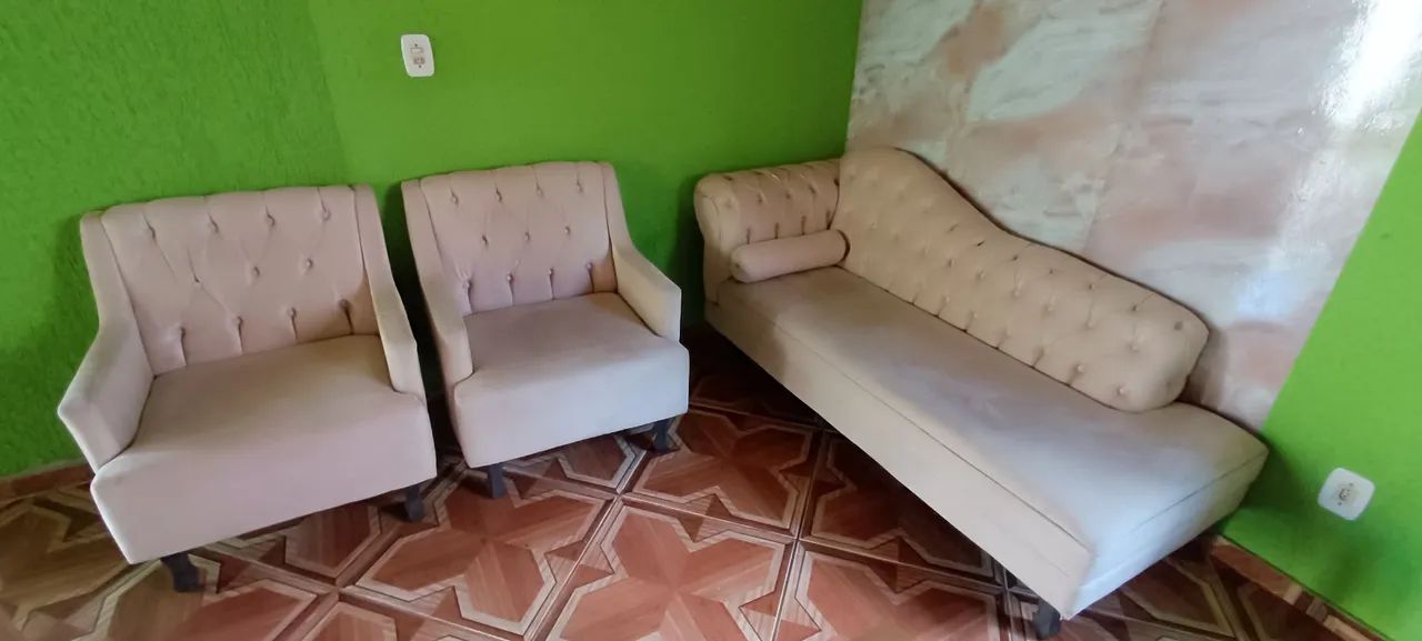DIVÃ CAPITONÊ CONJUNTO COM 2 POLTRONAS  - Foto 3