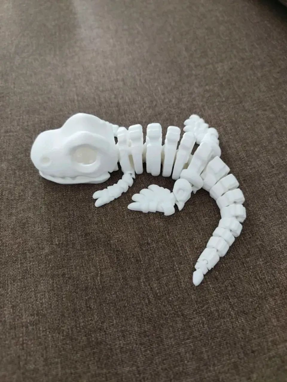Esqueleto de dinossauro flexivel - Foto 3