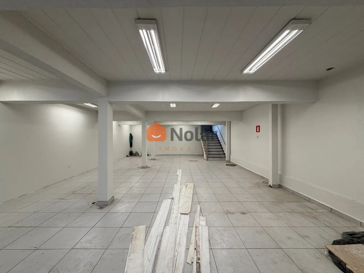 Loja ampla com 220m² na Av. Silviano Brandão - Foto 3