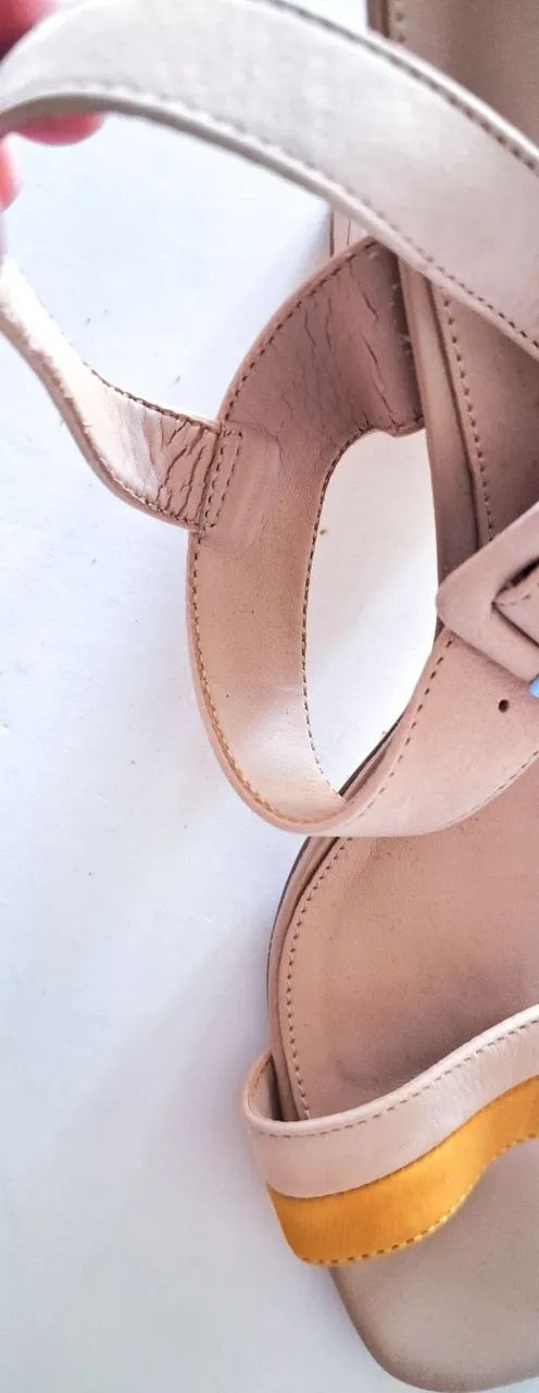 sandália arezzo bicolor nude com avarias - Foto 5