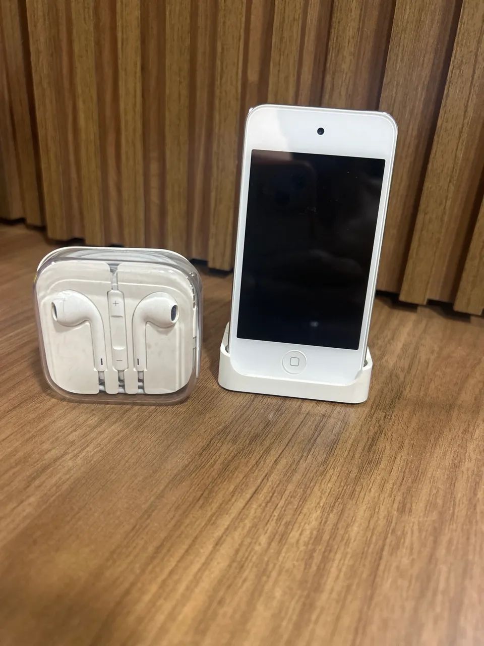 Apple Ipod Touch 4a Geração 32gb  + Fone + Base  - Foto 2