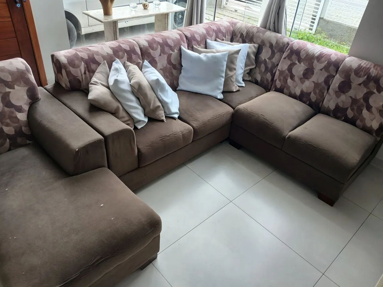 Vendo sofá 5 lugares + chaise - Foto 5