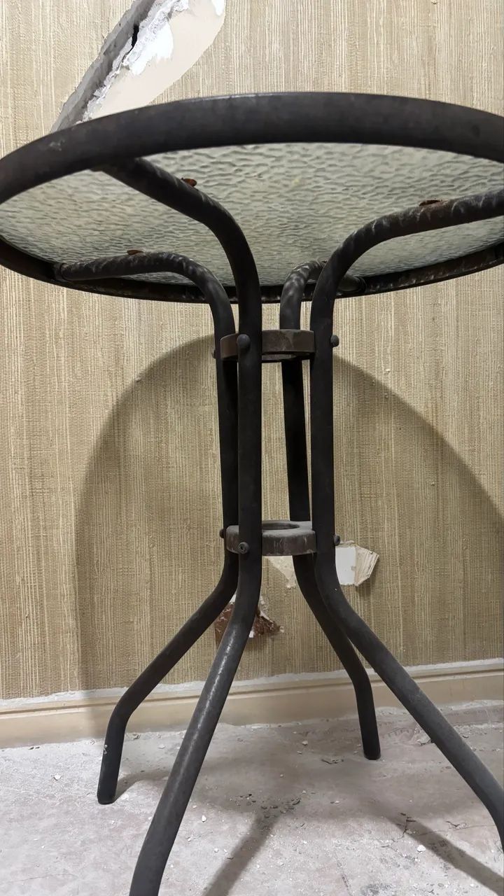 CONJUNTO - MESA + 2 CADEIRAS - Foto 4