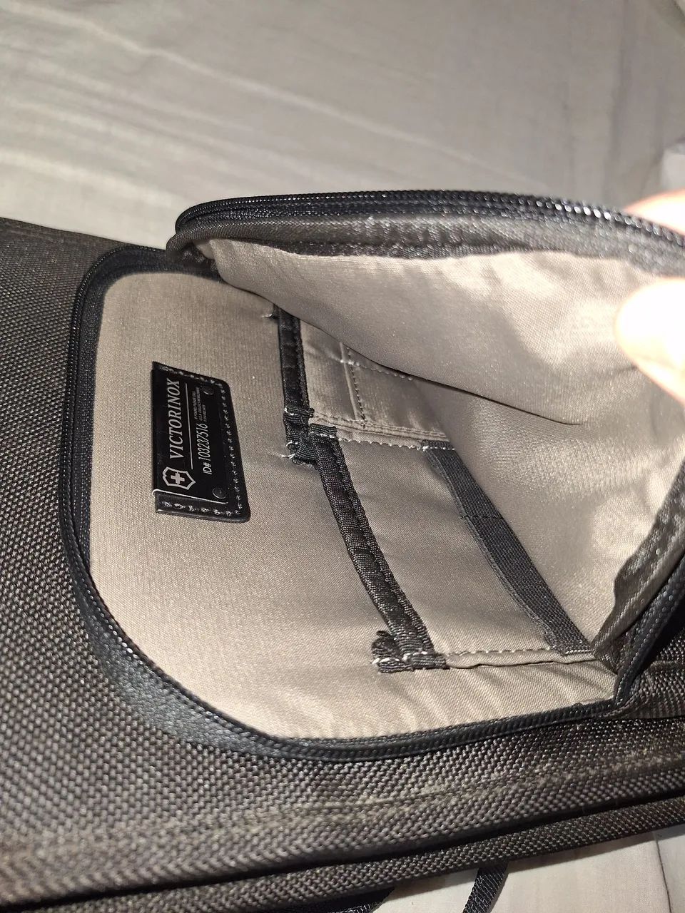 Bolsa Victorinox preta - Foto 4