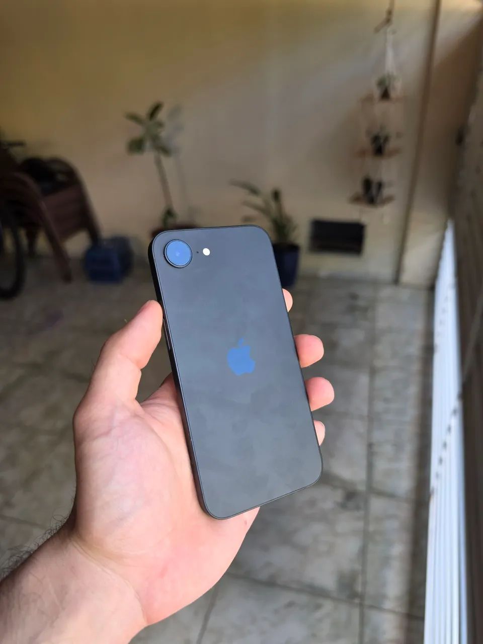 Iphone 16e 100% de bateria em ótimo estado - Foto 2