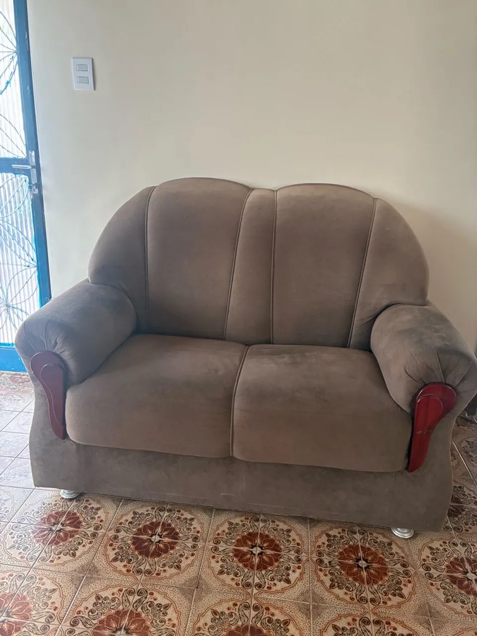 Conjunto de Sofás 3 e 2 Lugares USADO - Confortável e Firme - Foto 3