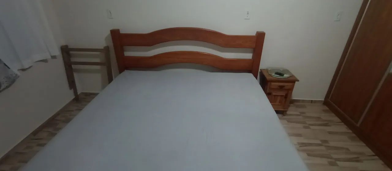 CAMA DE CASAL EM MADEIRA MACIÇA - LINDA E ROBUSTA - Foto 5