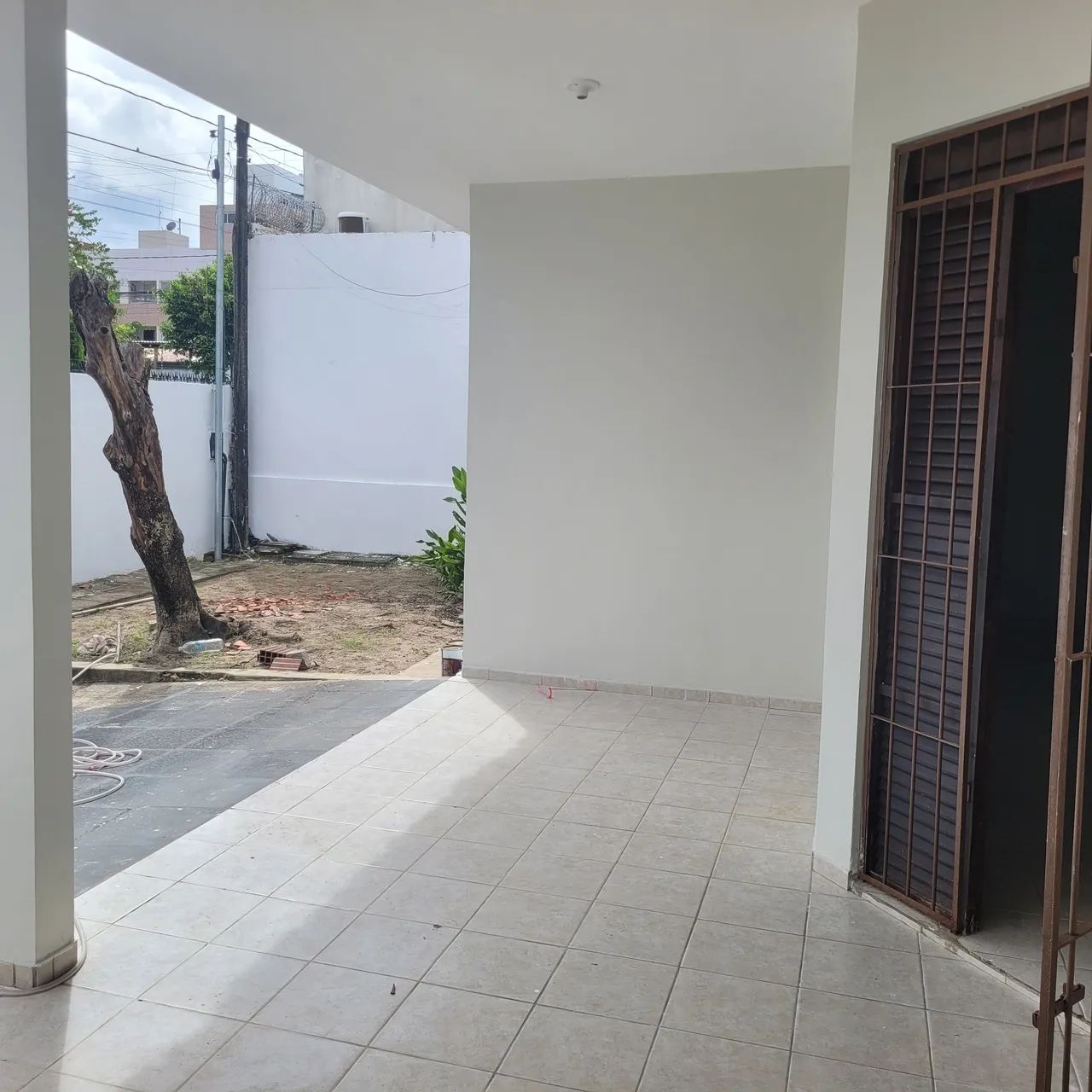 Aluga-se casa nos Bancários