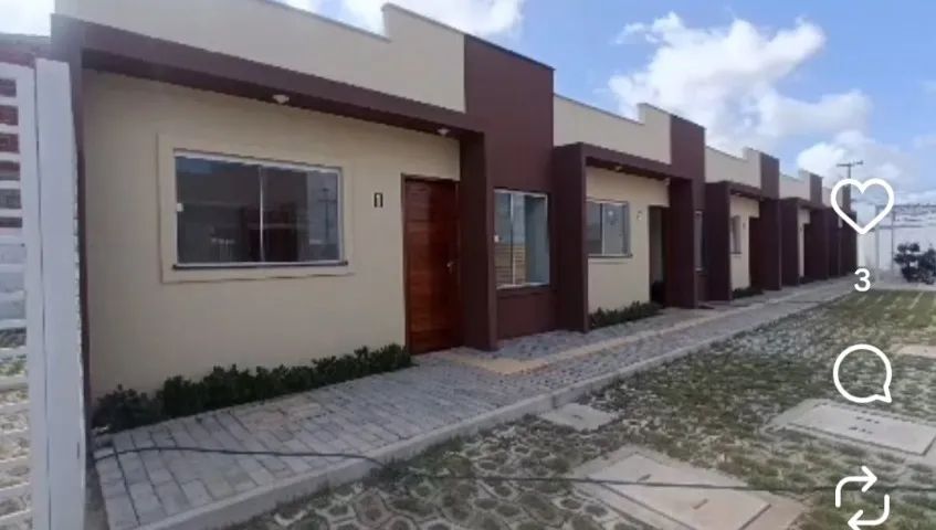CASA A VENDA - EM FLORES DO CAMPO