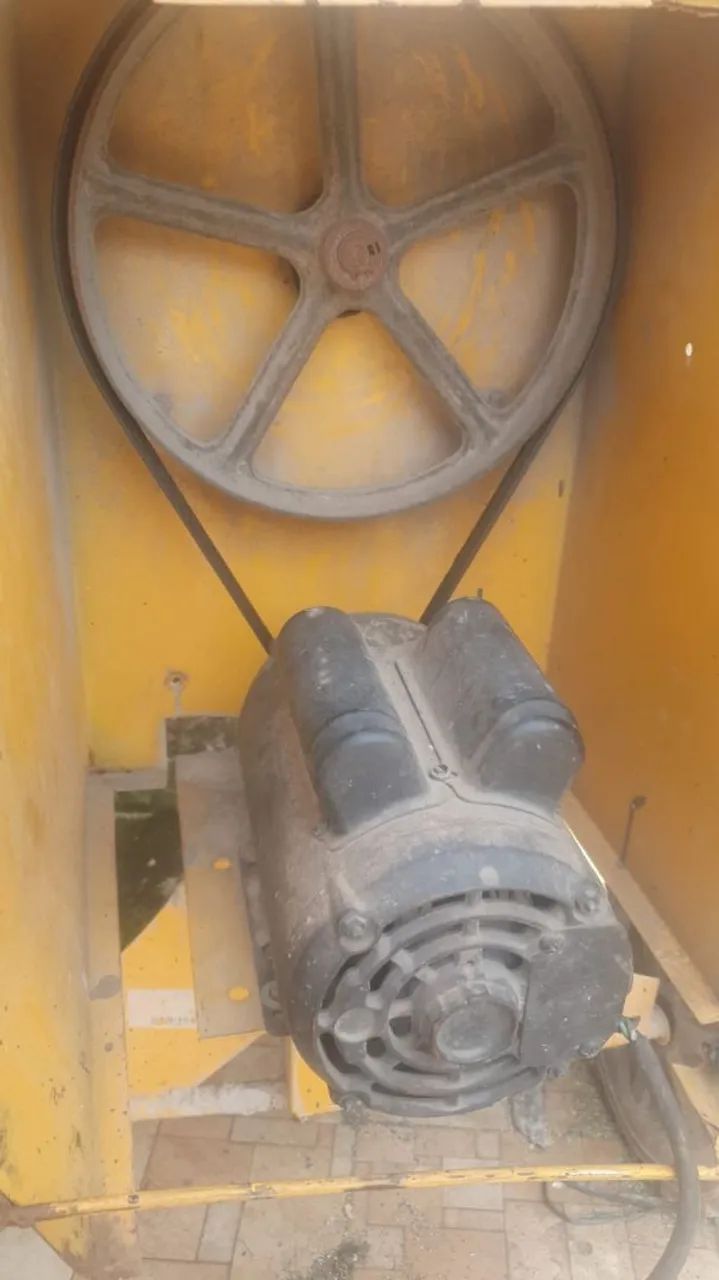 Betoneira bem conservada 