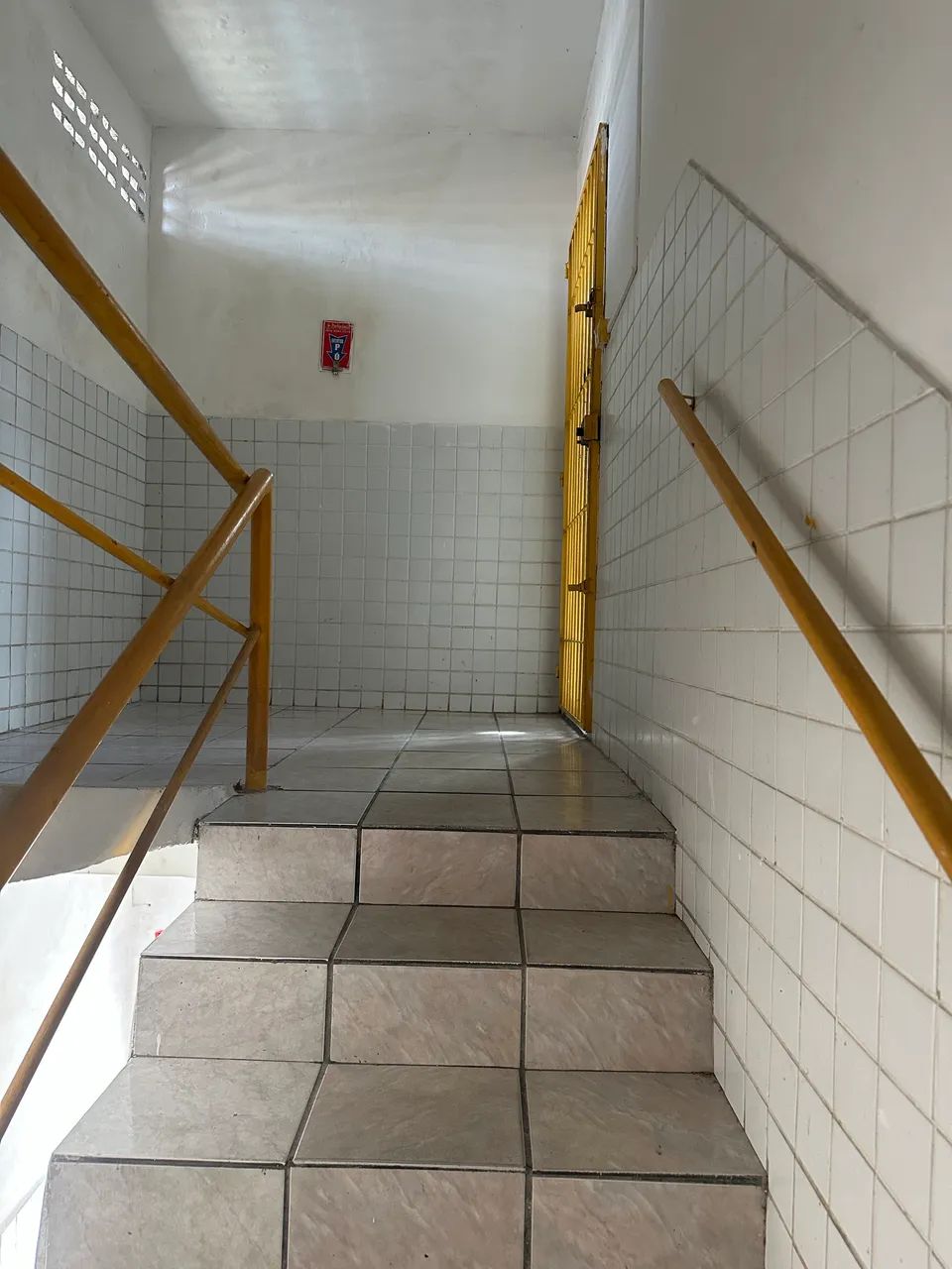 Alugo no Centro com ótima localização  - Foto 3