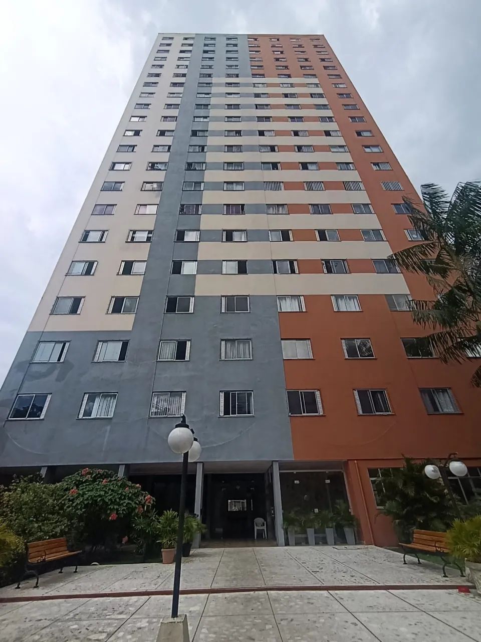 Alugo apartamento mobiliado no ed. Estoril