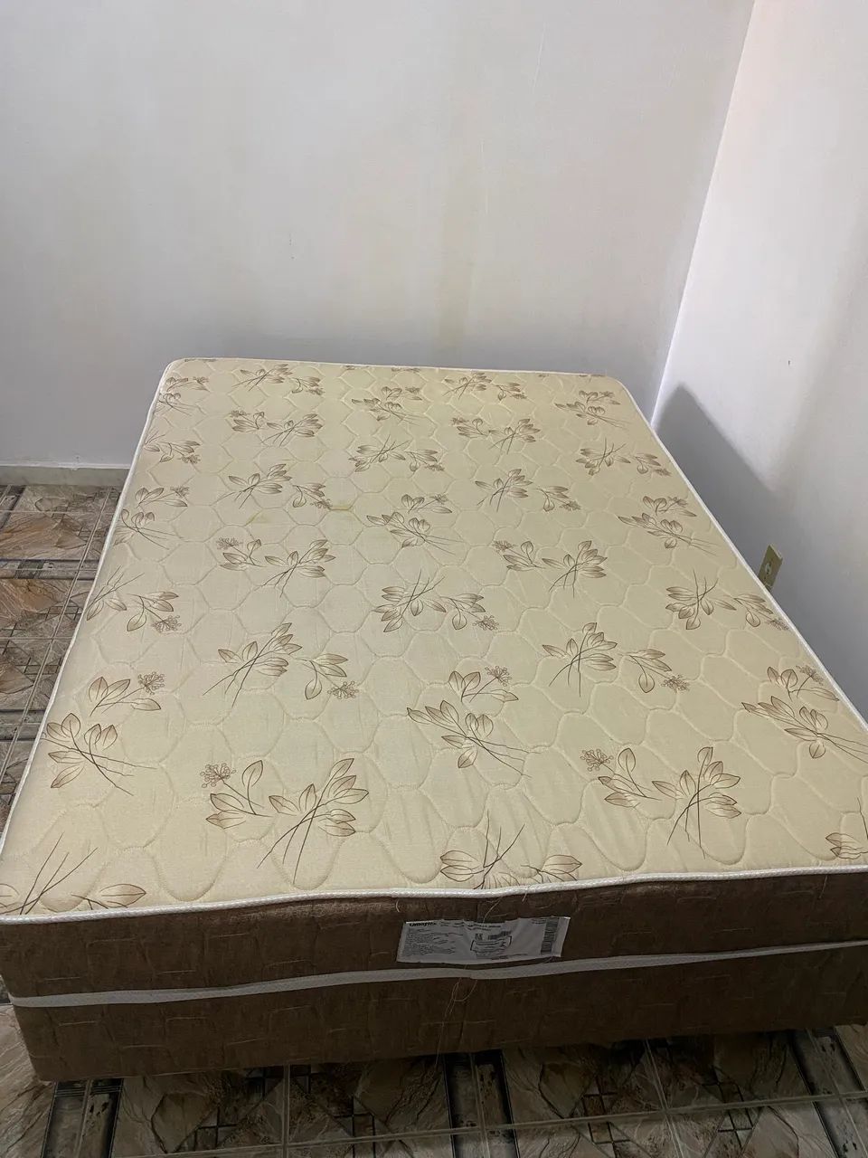Cama Box de Casal - Bom Estado (2 meses de uso)