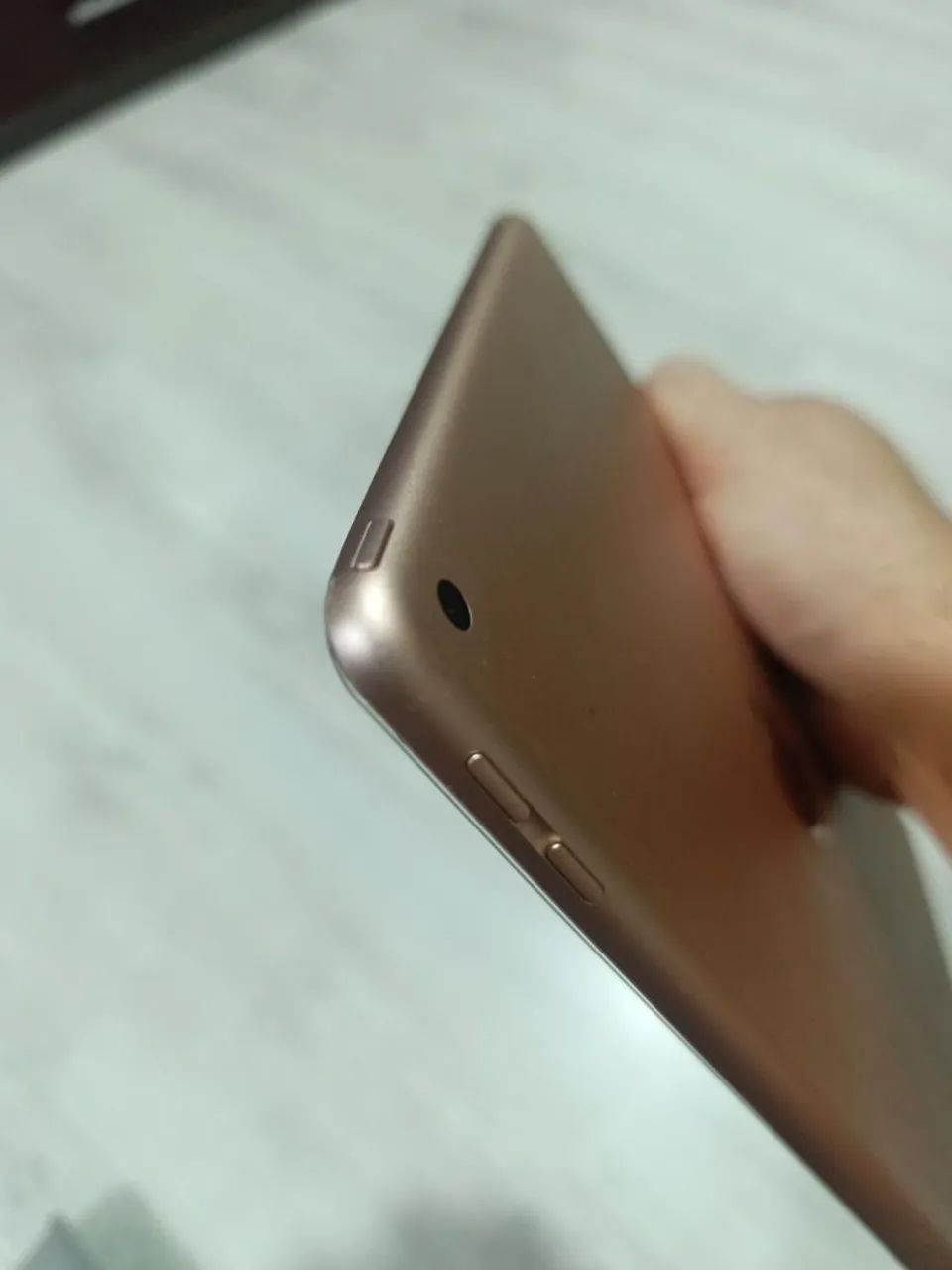 iPad 6ª Geração 128GB Muito Conservado + Película - Foto 5
