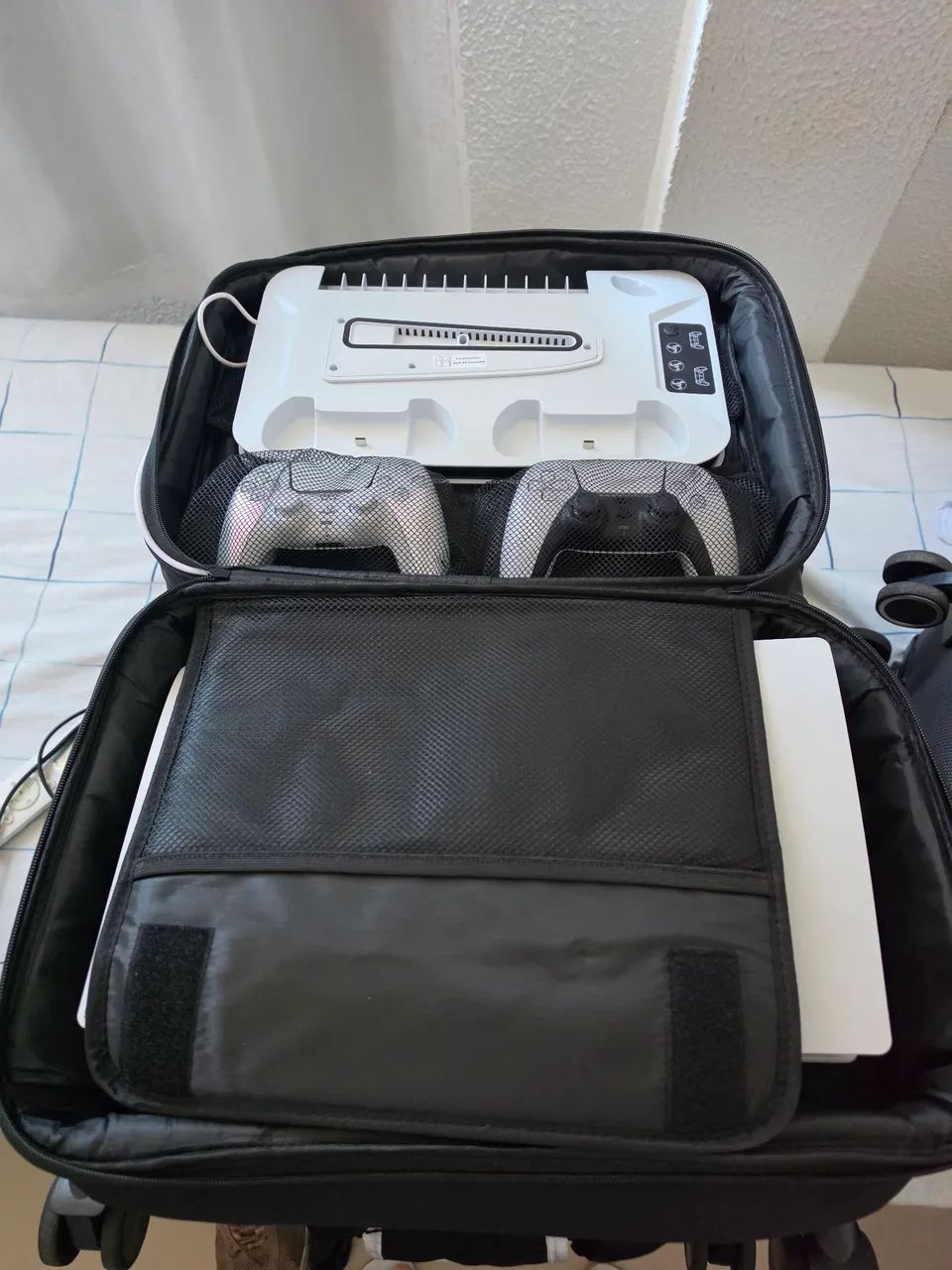 PS5 Pro 2TB - Completo, com 2 Controles e Acessórios - Foto 4