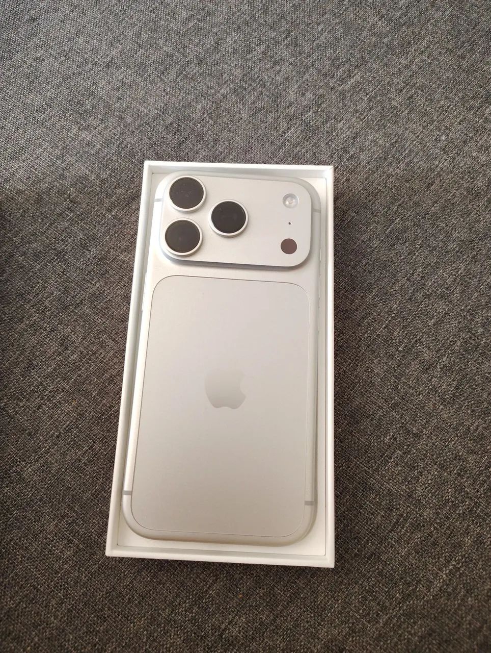 Iphone 18 pro Silver 256Gb - Foto 2
