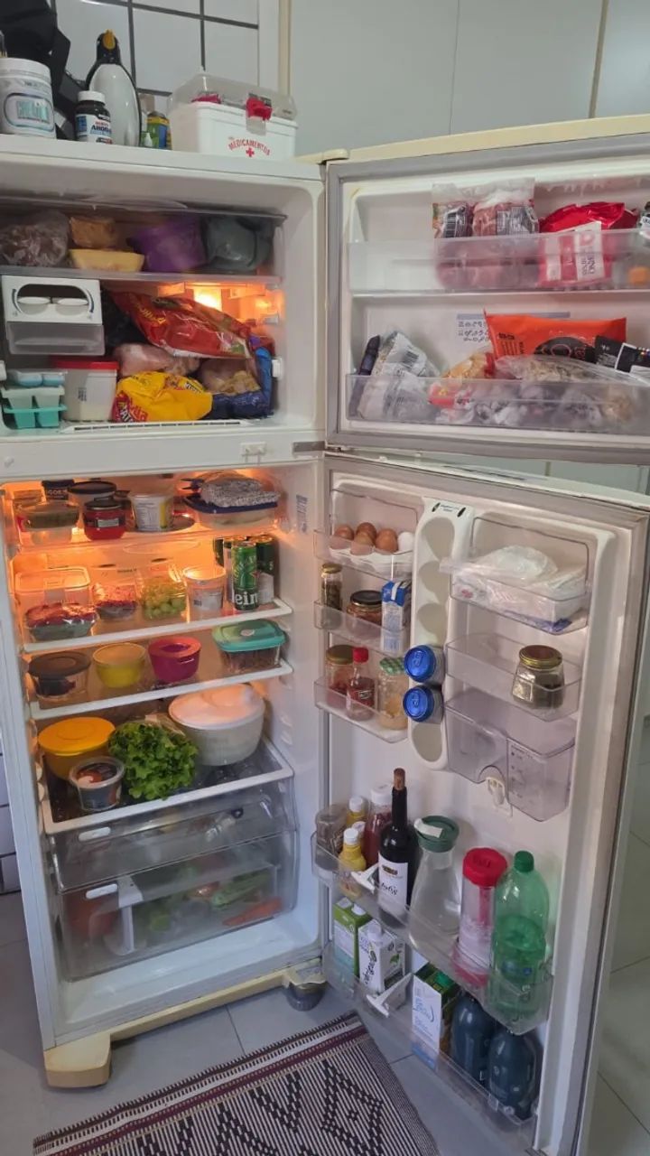 VENDO REFRIGERADOR ELECTROLUX DFF44 220V - Foto 2