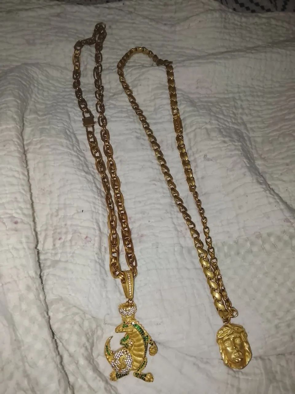 Vendo correntes de moeda 