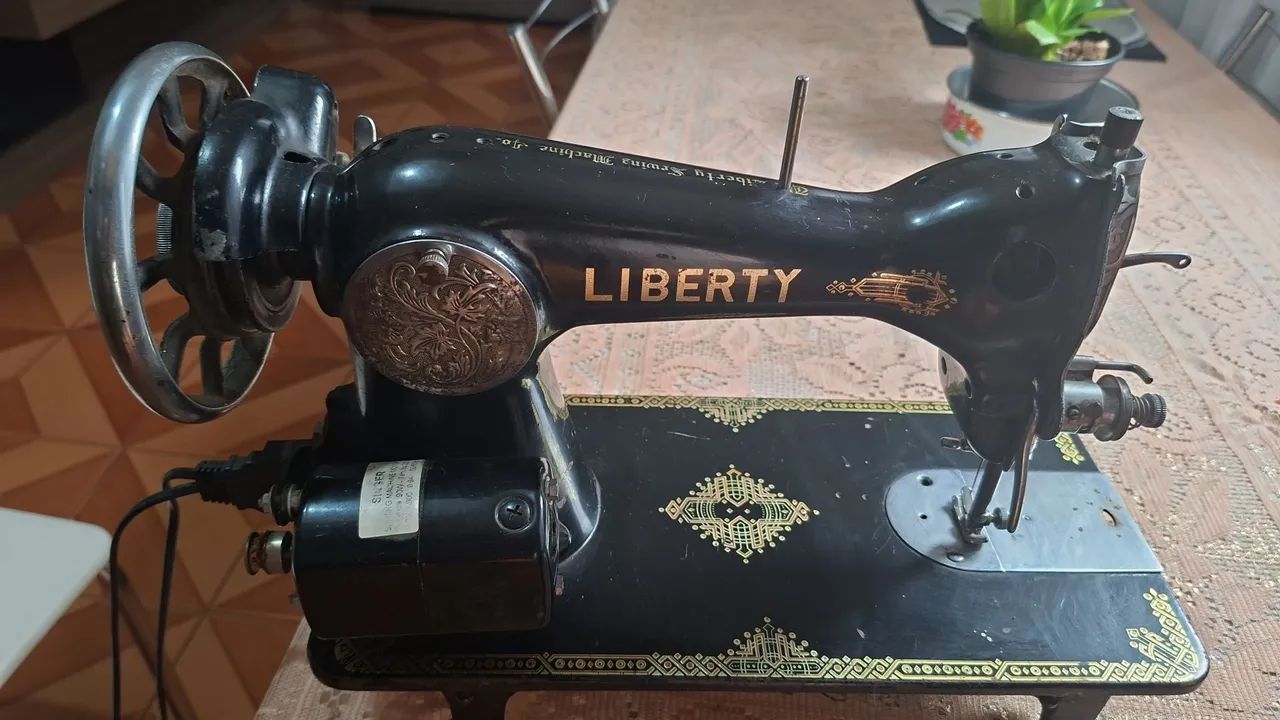Máquina de costura Liberty Gold Ship 220V - Foto 6