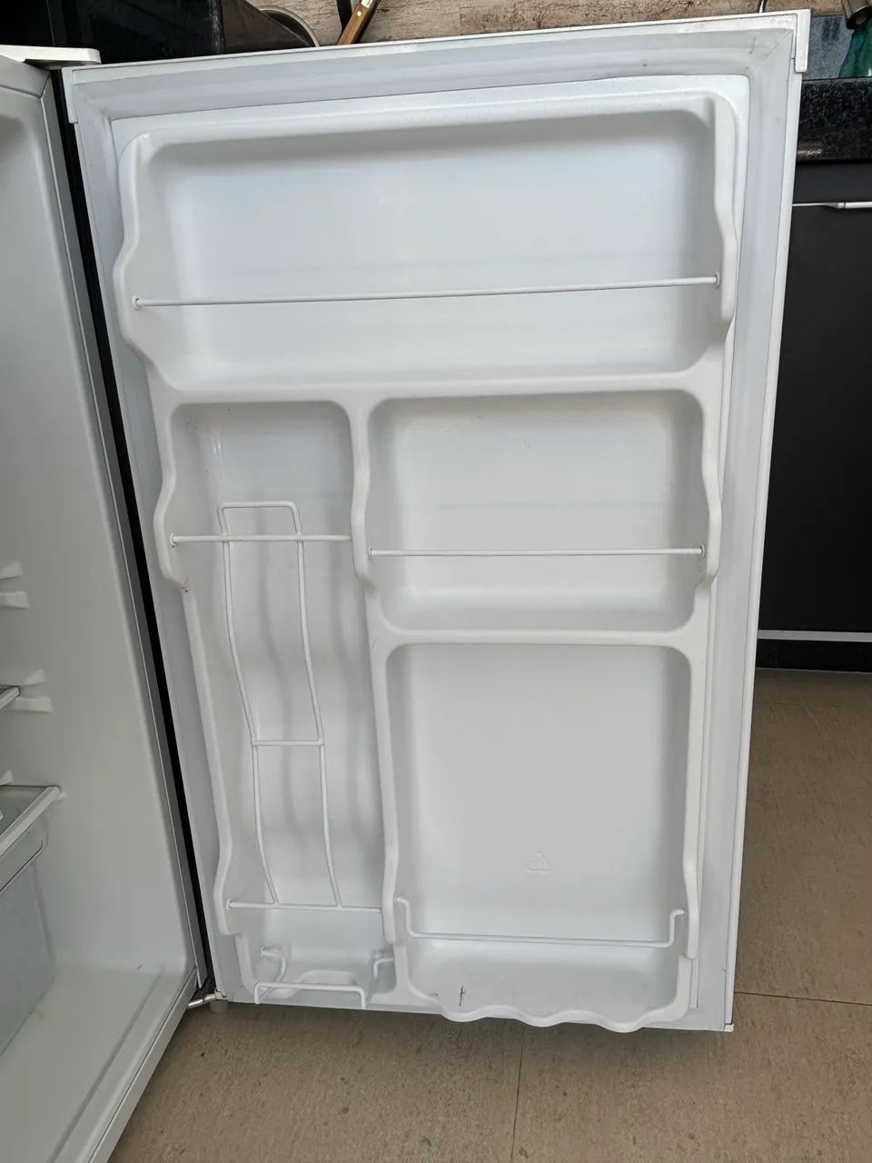 Frigobar branco Midea 124 L - Foto 5