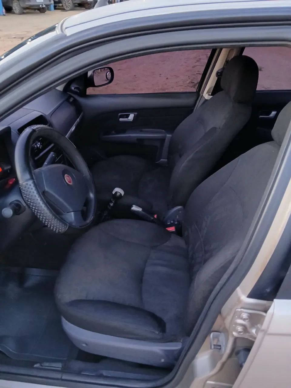 Fiat Siena ELX 1.0 MPI Fire/fire Flex 8V 4P 2010 - Foto 3