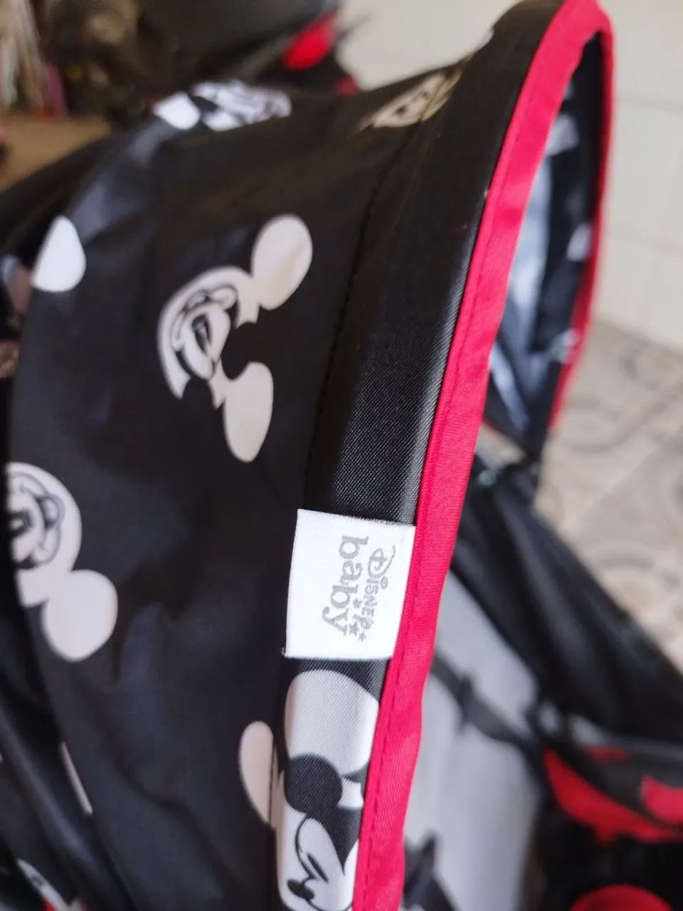 carrinho de bebê do Mickey semi novo