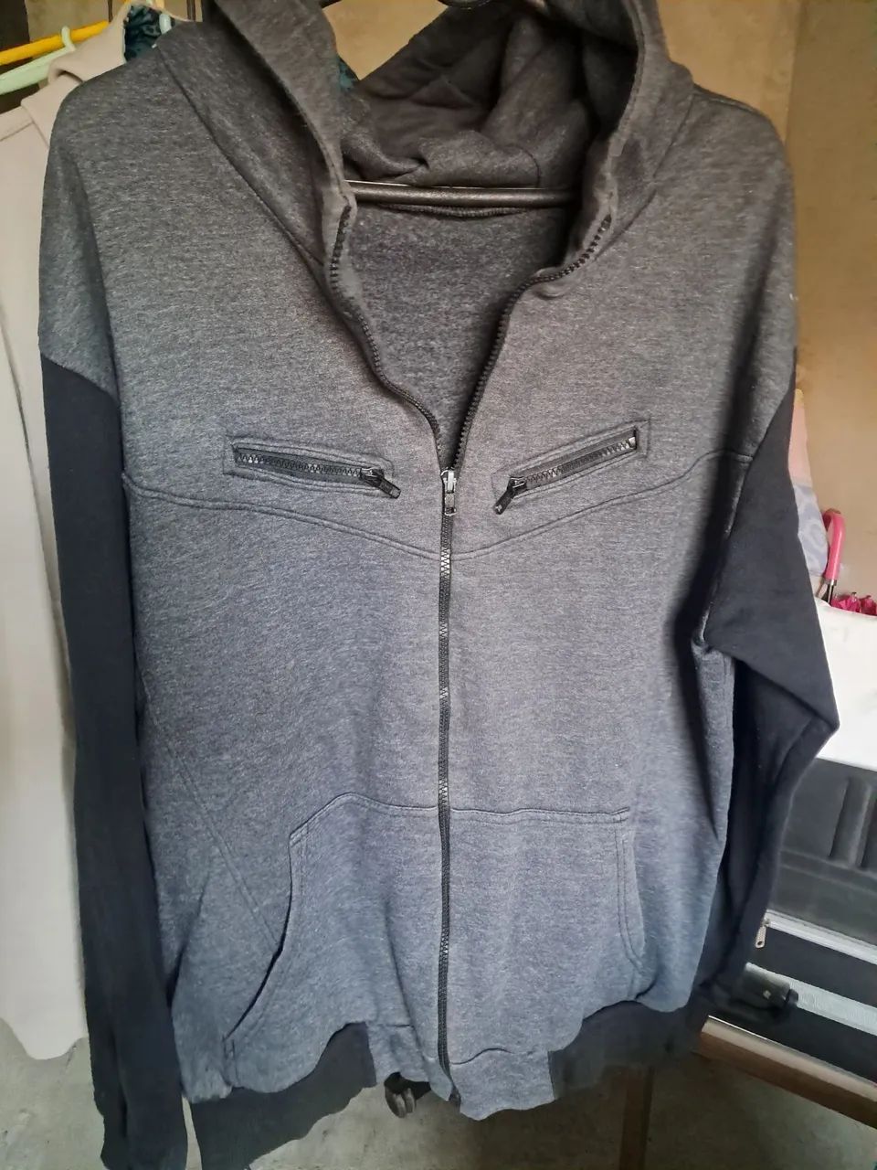 Blusa masculina  com capus 