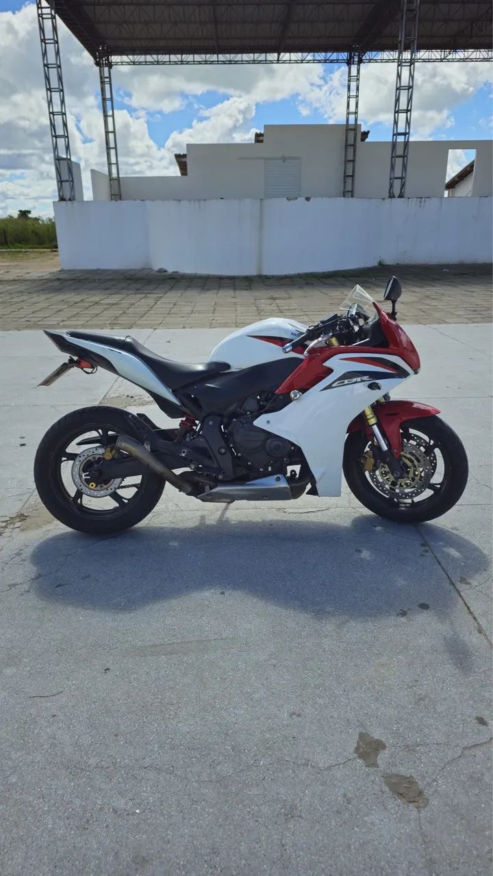 Vendo CBR 600F (Hornet carenada) - Foto 3