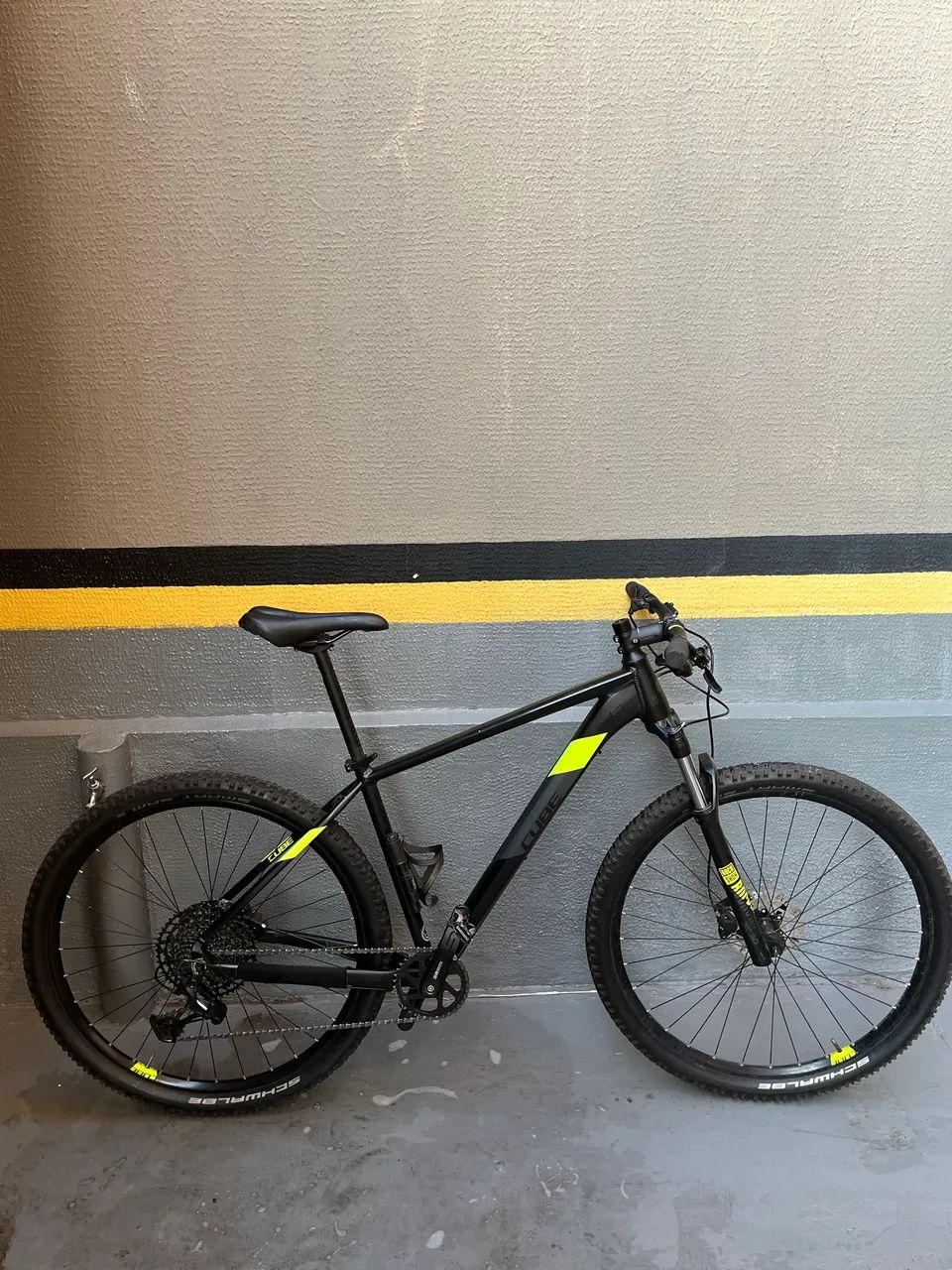Bicicleta Mountain Bike CUBE